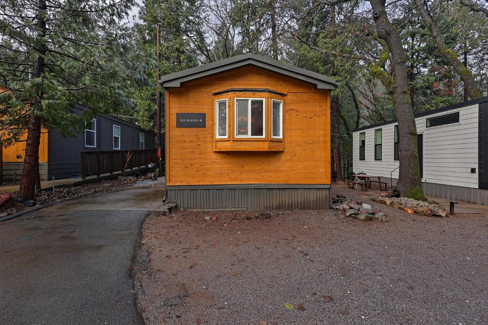 Cave Springs Resort Dunsmuir Εξωτερικό φωτογραφία