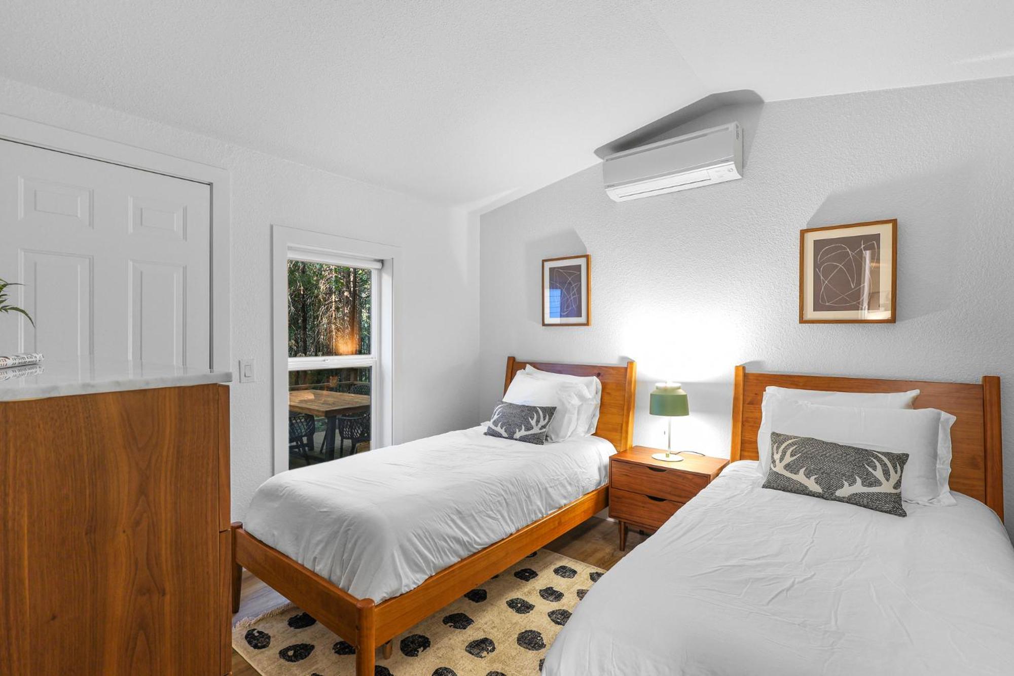 Cave Springs Resort Dunsmuir Εξωτερικό φωτογραφία