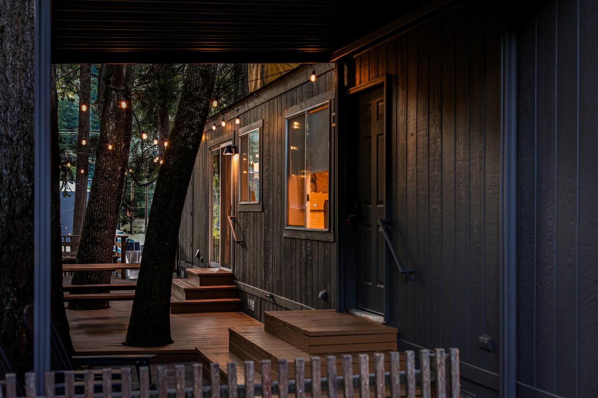 Cave Springs Resort Dunsmuir Εξωτερικό φωτογραφία